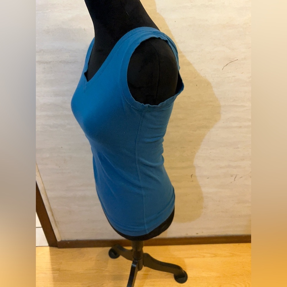Lululemon Align Waist-Length Tank Top - Picture 3 of 10